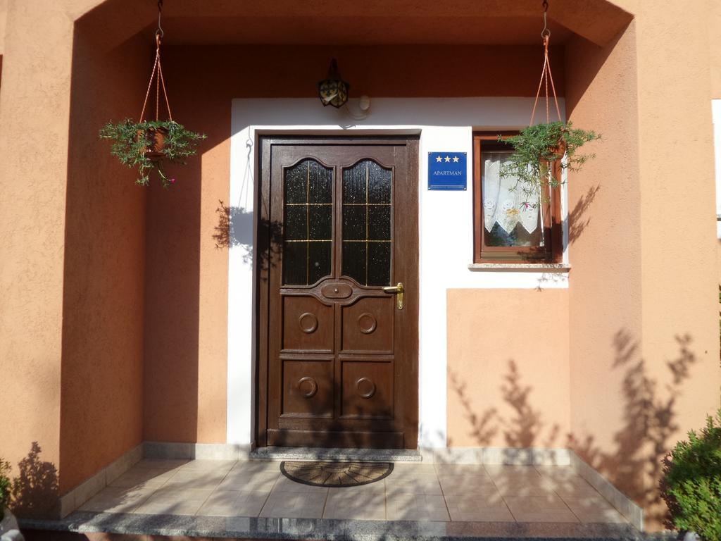 Apartmani Lina أوماغ المظهر الخارجي الصورة